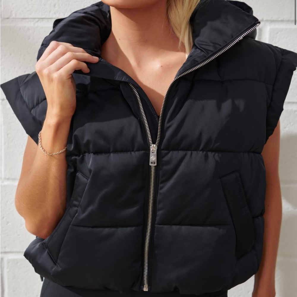 Abercrombie YBD Satin Puffer Vest - Size Small